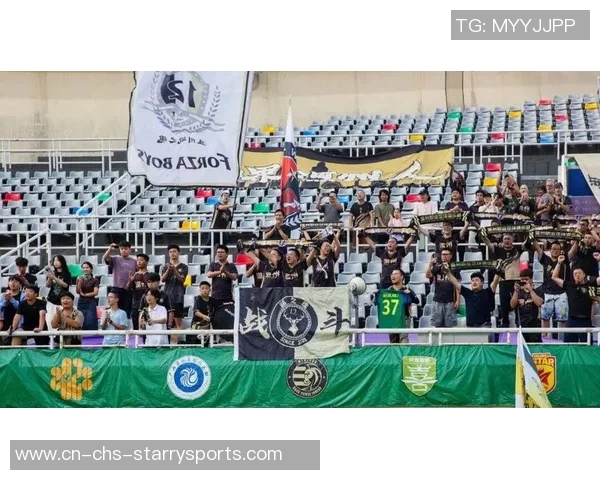 中乙联赛第30轮上海海港富盛经开队与温州俱乐部中胤队战成平局精彩对决 中乙联赛第30轮上海海港富盛经开队与温州俱乐部中胤队战成平局精彩对决