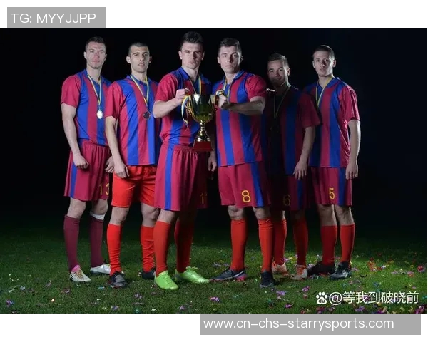 梅西与苏亚雷斯德保罗共聚训练场备战新赛季展现团结精神